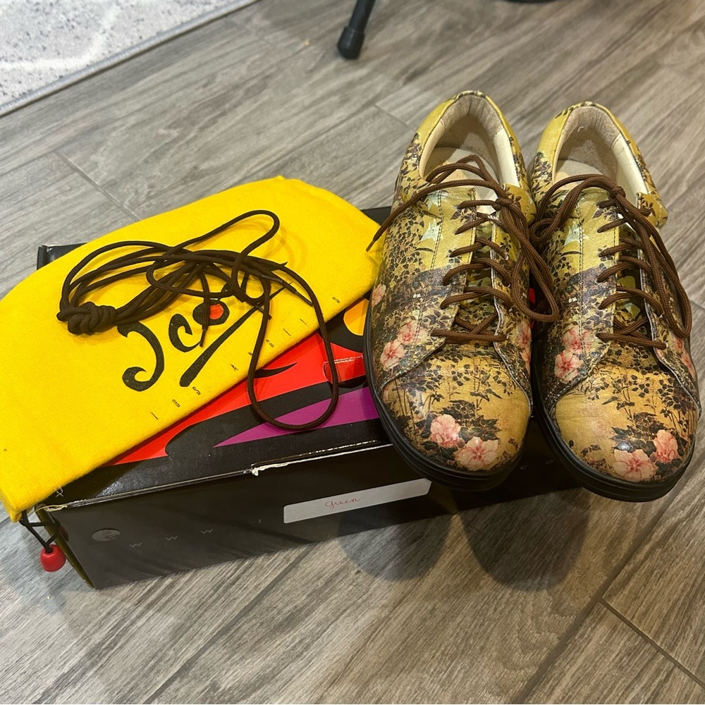 ICON Art Sneakers, Size 6, Gustav Klimt